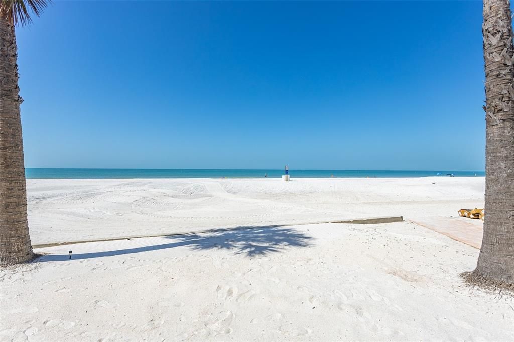 For Sale: $3,650,000 (4 beds, 3 baths, 2128 Square Feet)