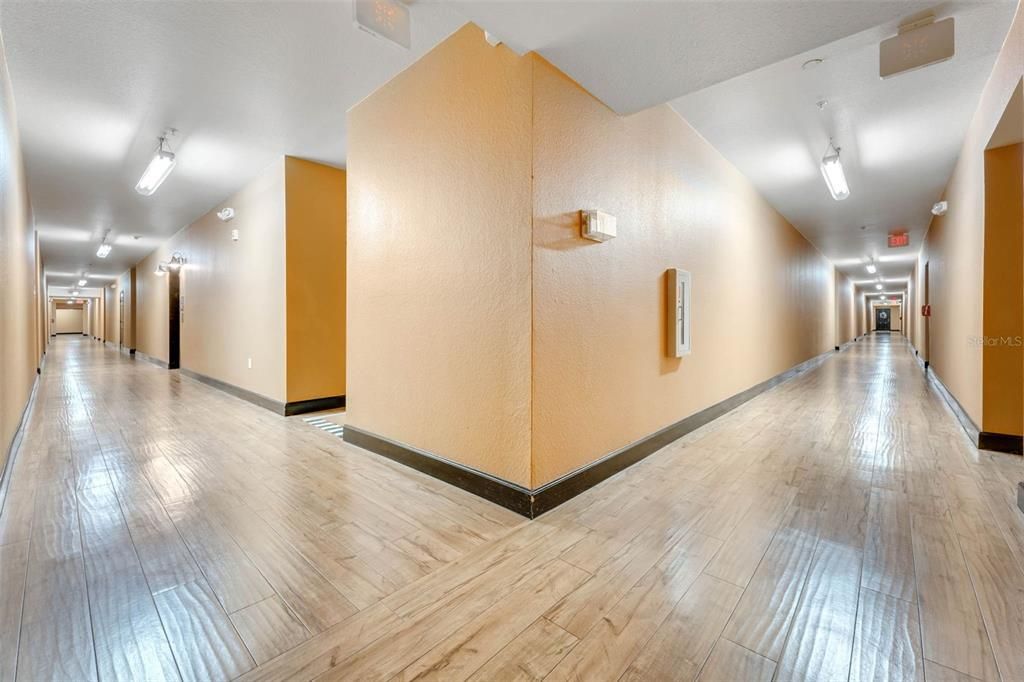 Activo con contrato: $205,000 (2 camas, 2 baños, 1053 Pies cuadrados)
