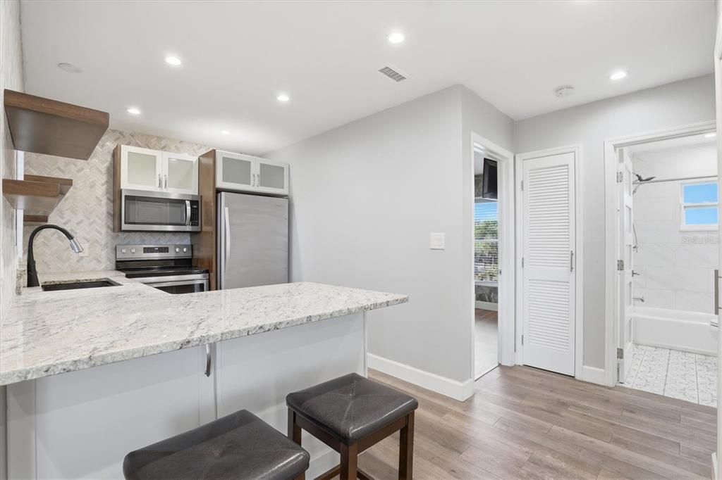 На продажу: $150,000 (2 спален, 2 ванн, 871 Квадратных фут)