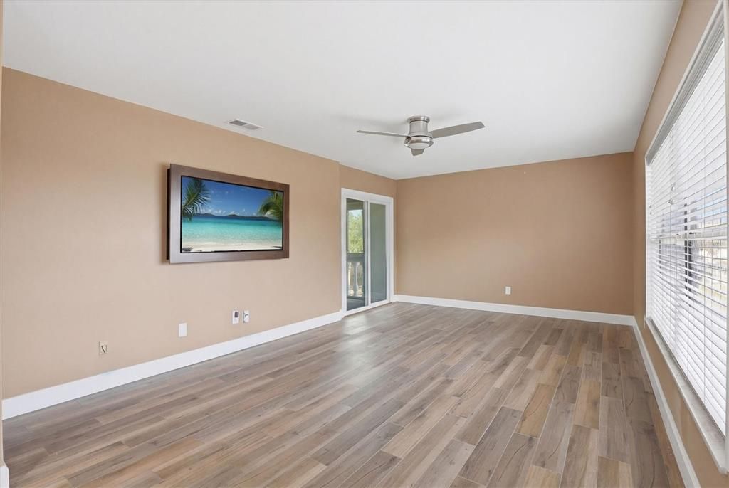 На продажу: $150,000 (2 спален, 2 ванн, 871 Квадратных фут)