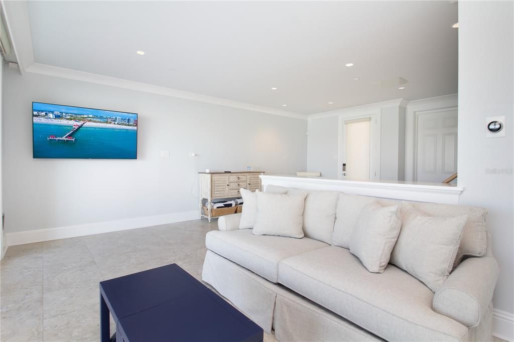En Venta: $1,899,900 (4 camas, 3 baños, 2794 Pies cuadrados)