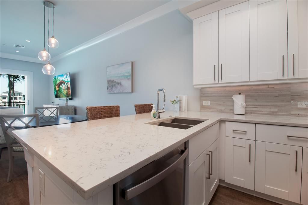 En Venta: $1,899,900 (4 camas, 3 baños, 2794 Pies cuadrados)