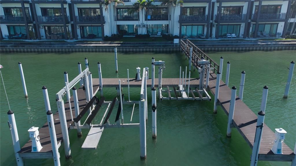 En Venta: $1,899,900 (4 camas, 3 baños, 2794 Pies cuadrados)