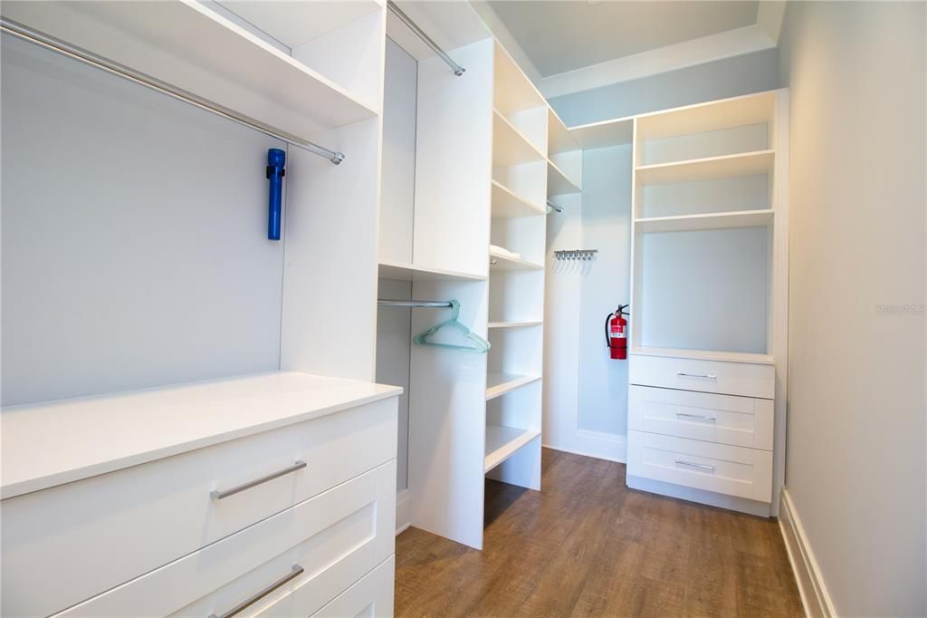 En Venta: $1,899,900 (4 camas, 3 baños, 2794 Pies cuadrados)