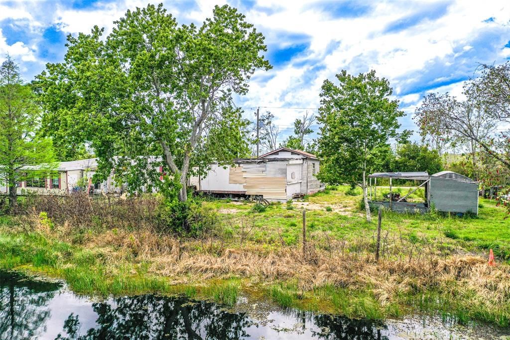 На продажу: $85,000 (0.32 acres)