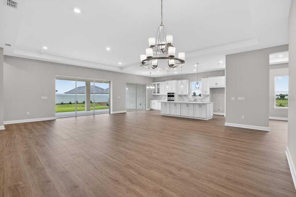 En Venta: $698,999 (3 camas, 3 baños, 2833 Pies cuadrados)