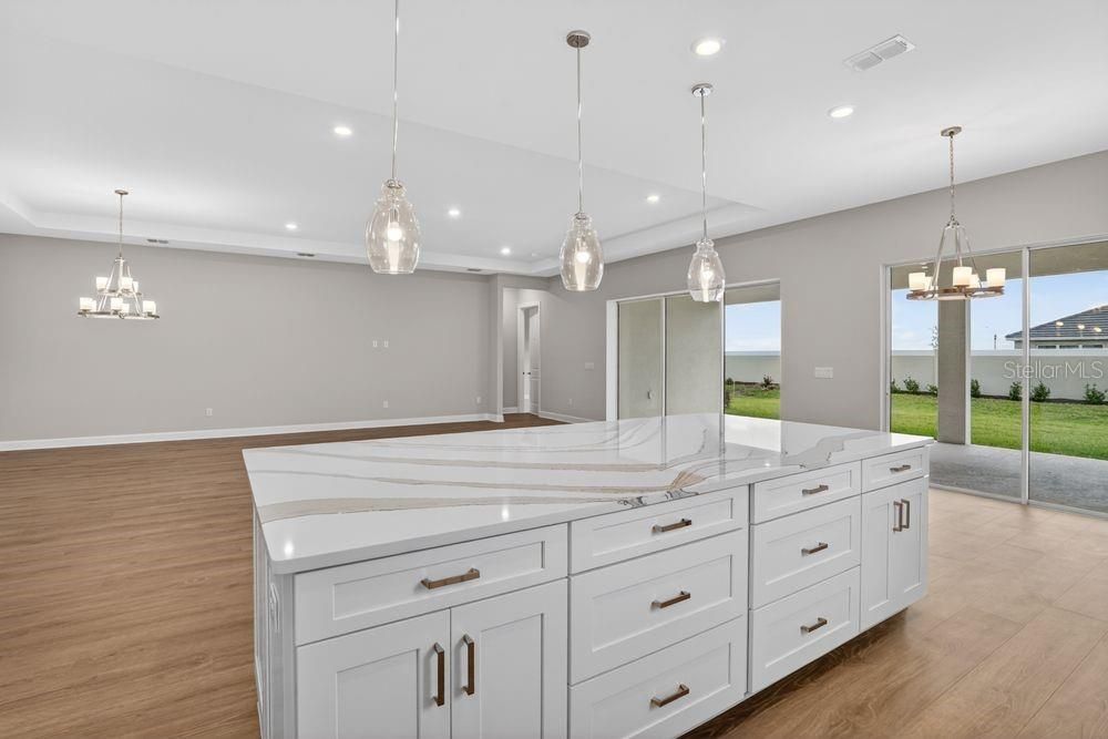 En Venta: $698,999 (3 camas, 3 baños, 2833 Pies cuadrados)