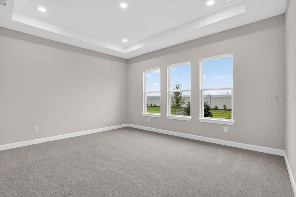 En Venta: $698,999 (3 camas, 3 baños, 2833 Pies cuadrados)
