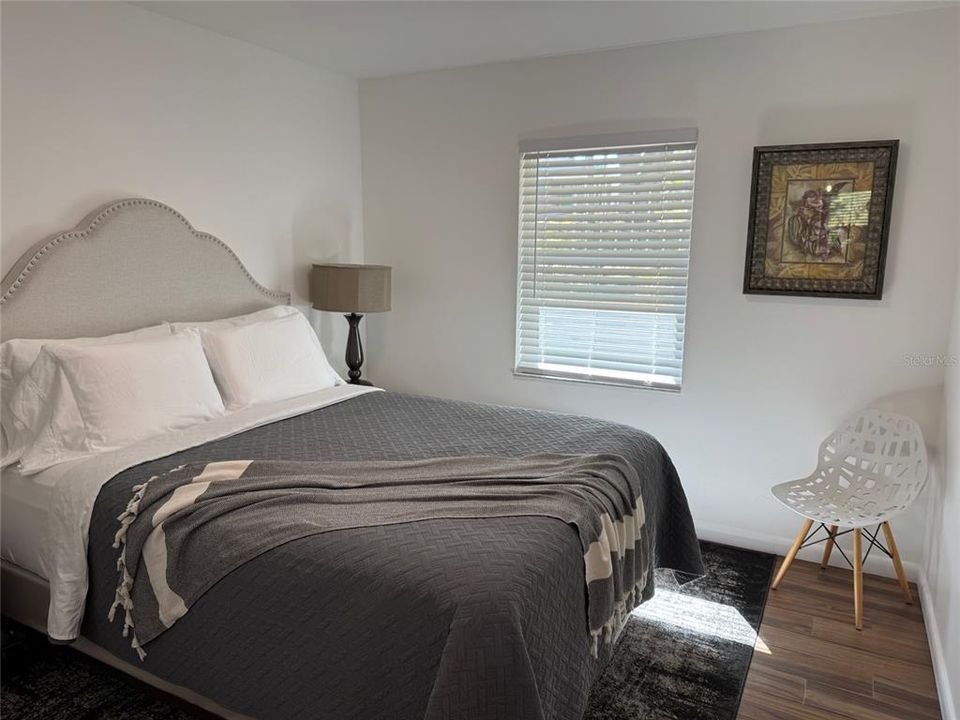 For Rent: $1,900 (2 beds, 1 baths, 750 Square Feet)