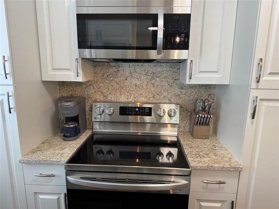 For Rent: $1,900 (2 beds, 1 baths, 750 Square Feet)