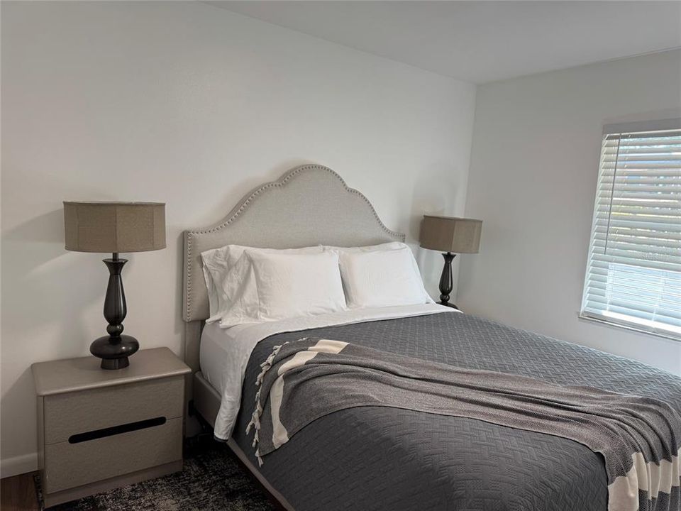 For Rent: $1,900 (2 beds, 1 baths, 750 Square Feet)