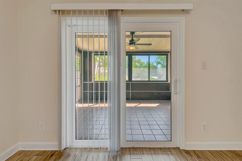 Active With Contract: $124,900 (2 beds, 2 baths, 940 Square Feet)
