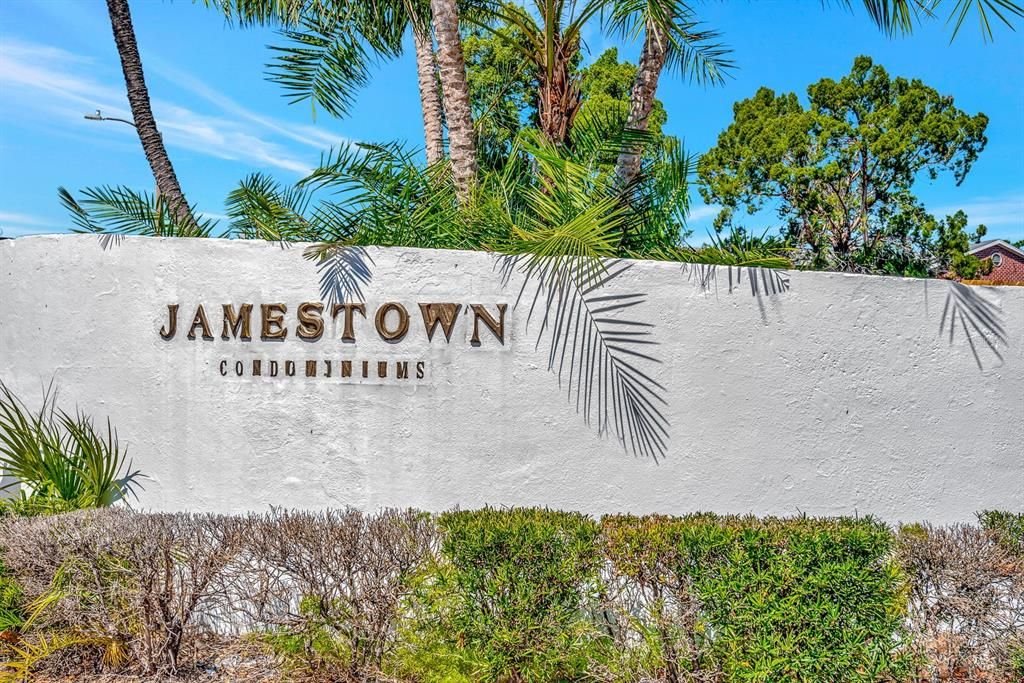 Active With Contract: $124,900 (2 beds, 2 baths, 940 Square Feet)