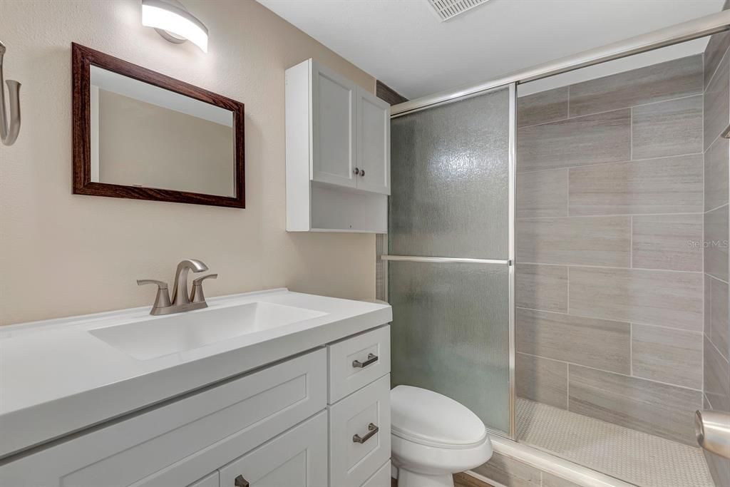 Active With Contract: $124,900 (2 beds, 2 baths, 940 Square Feet)