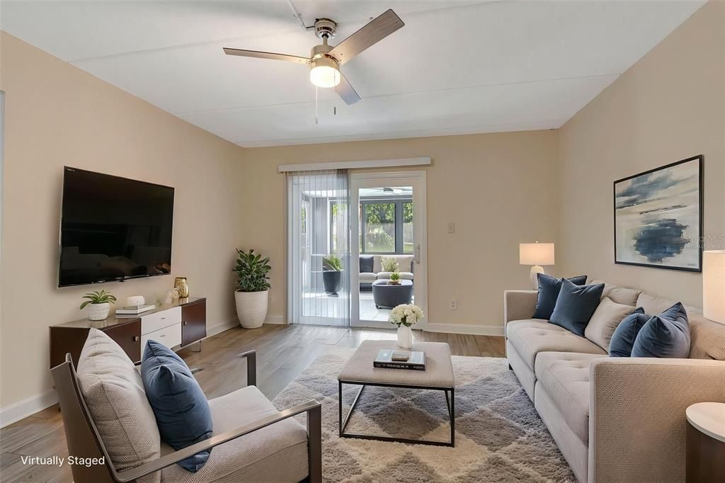 Active With Contract: $124,900 (2 beds, 2 baths, 940 Square Feet)