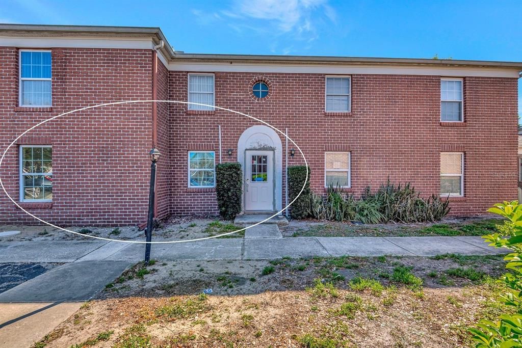 Active With Contract: $124,900 (2 beds, 2 baths, 940 Square Feet)