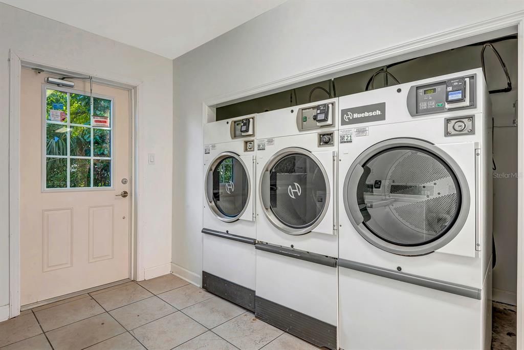 Active With Contract: $124,900 (2 beds, 2 baths, 940 Square Feet)