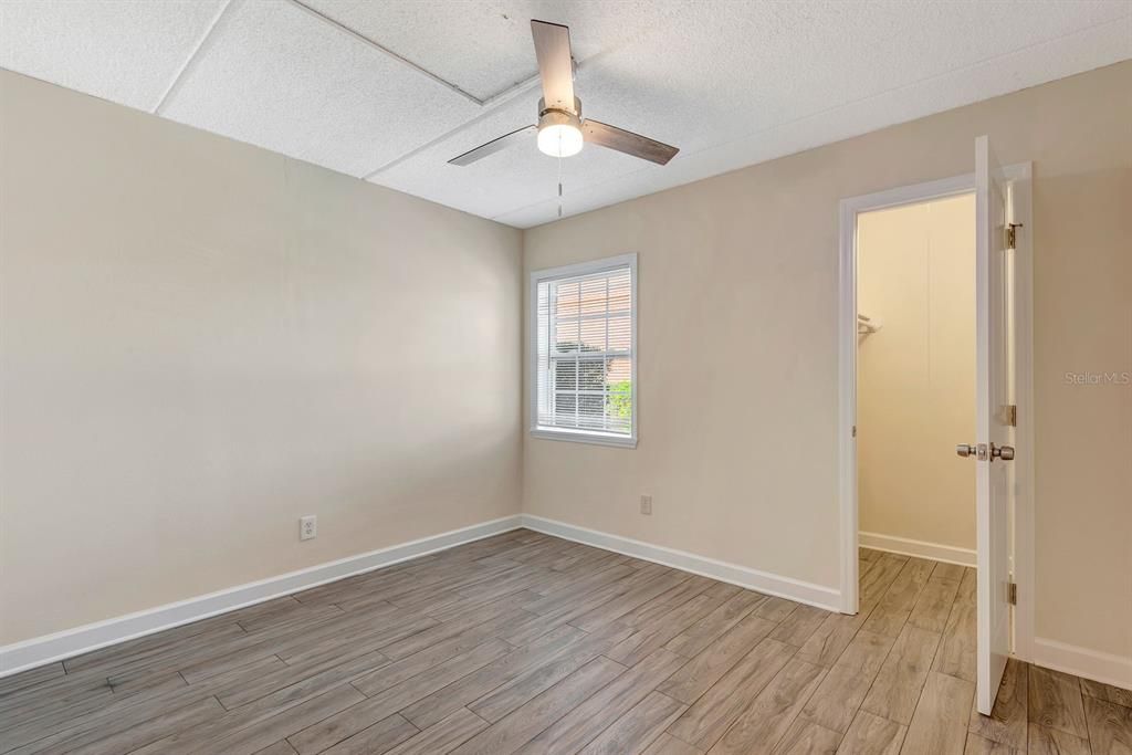 Active With Contract: $124,900 (2 beds, 2 baths, 940 Square Feet)
