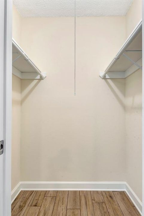 Active With Contract: $124,900 (2 beds, 2 baths, 940 Square Feet)