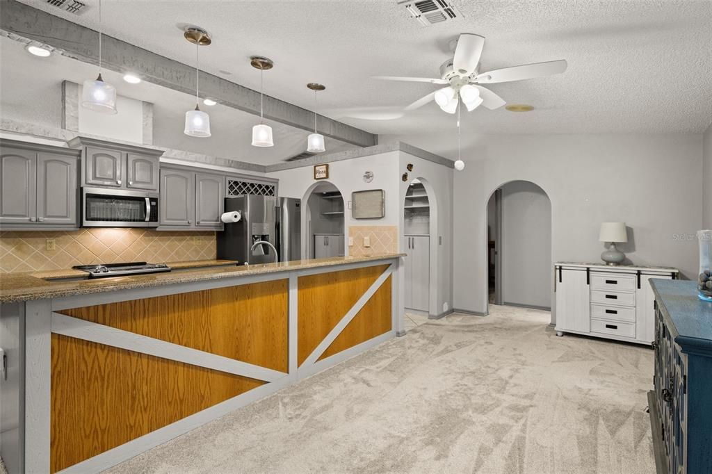 Active With Contract: $430,000 (3 beds, 3 baths, 2204 Square Feet)