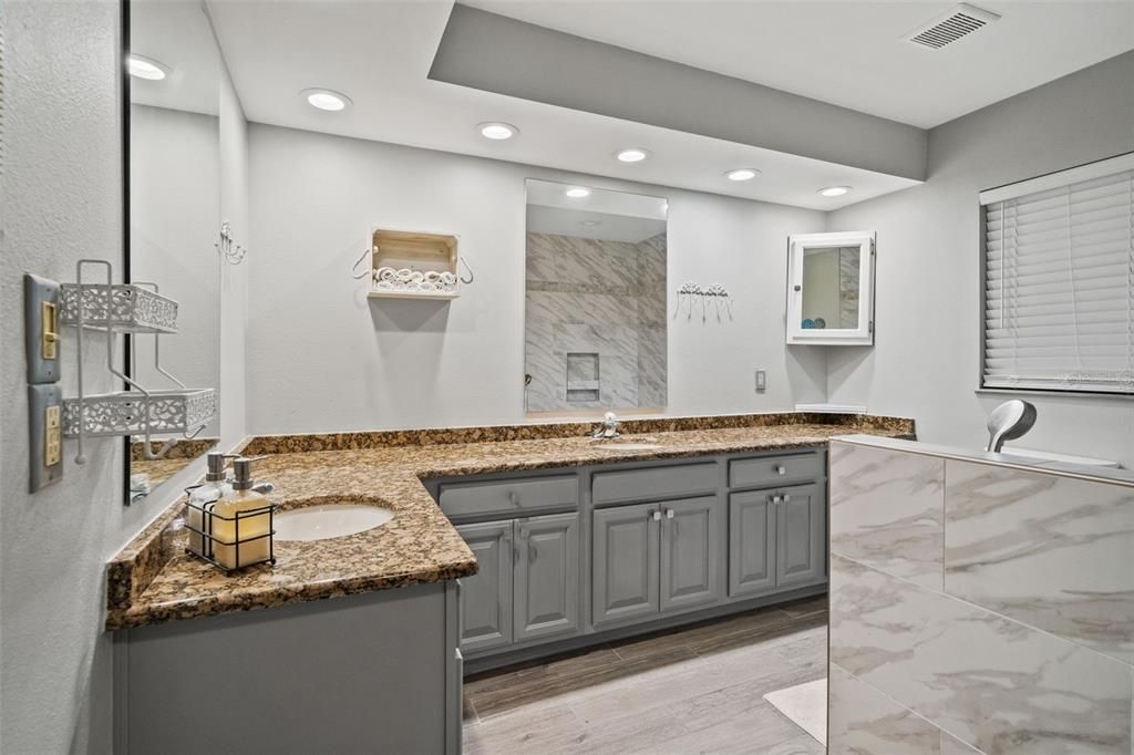 Active With Contract: $430,000 (3 beds, 3 baths, 2204 Square Feet)