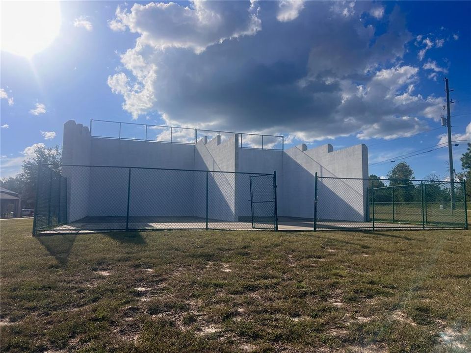 待售: $39,500 (0.97 acres)