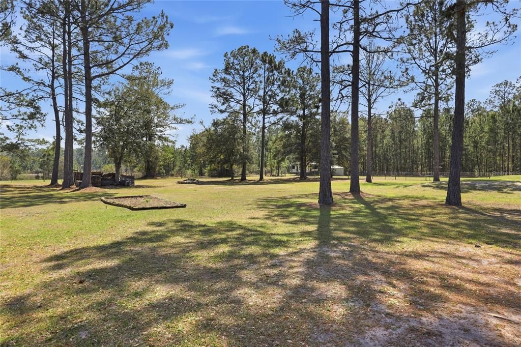 Active With Contract: $229,000 (3 beds, 2 baths, 1008 Square Feet)