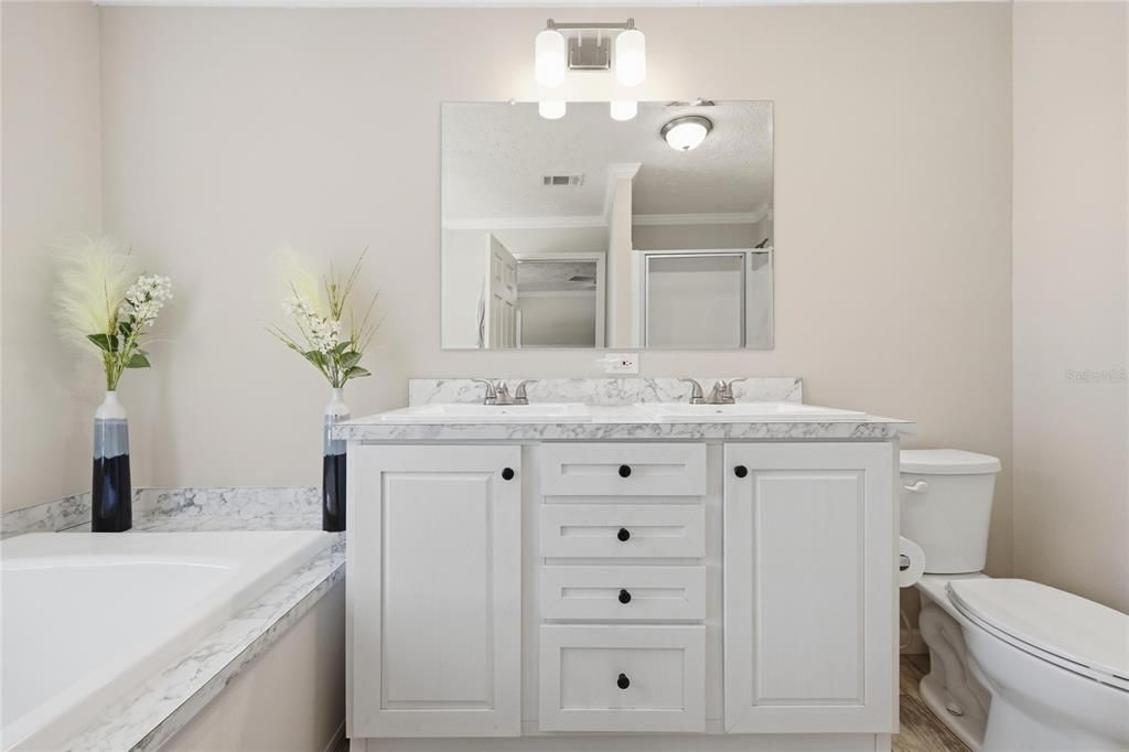 Active With Contract: $229,000 (3 beds, 2 baths, 1008 Square Feet)