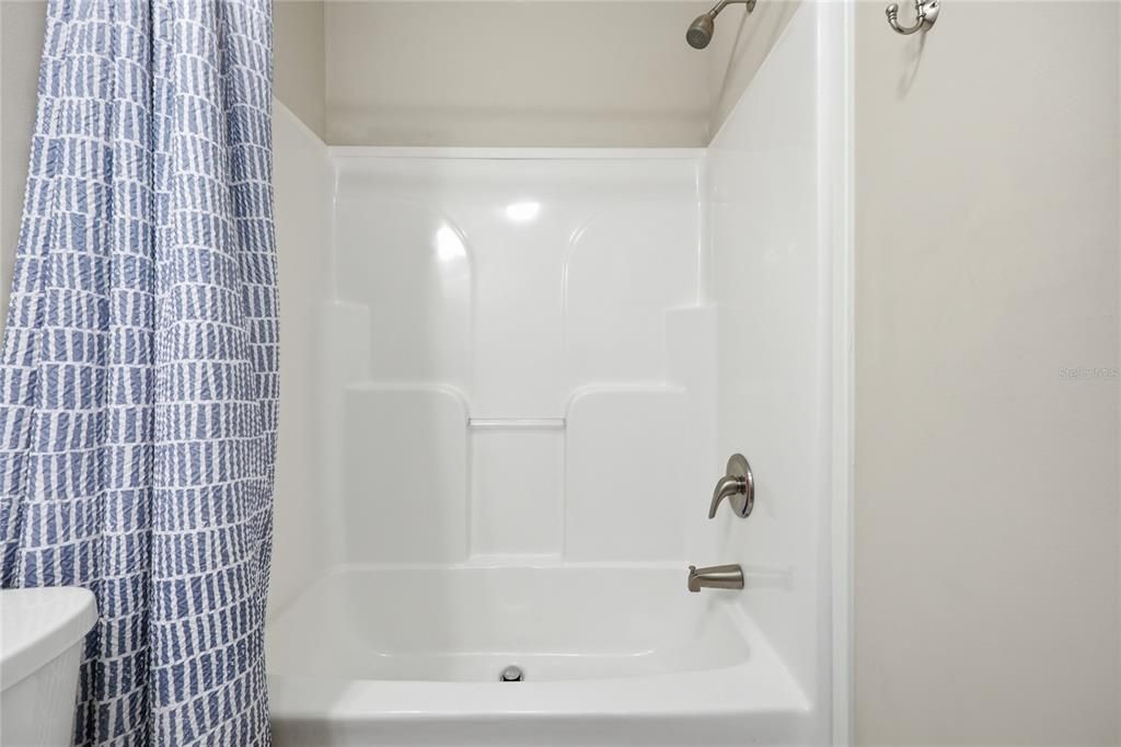 Active With Contract: $229,000 (3 beds, 2 baths, 1008 Square Feet)