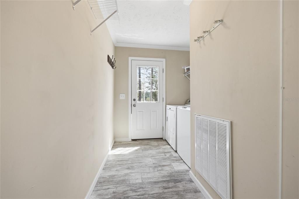 Active With Contract: $229,000 (3 beds, 2 baths, 1008 Square Feet)