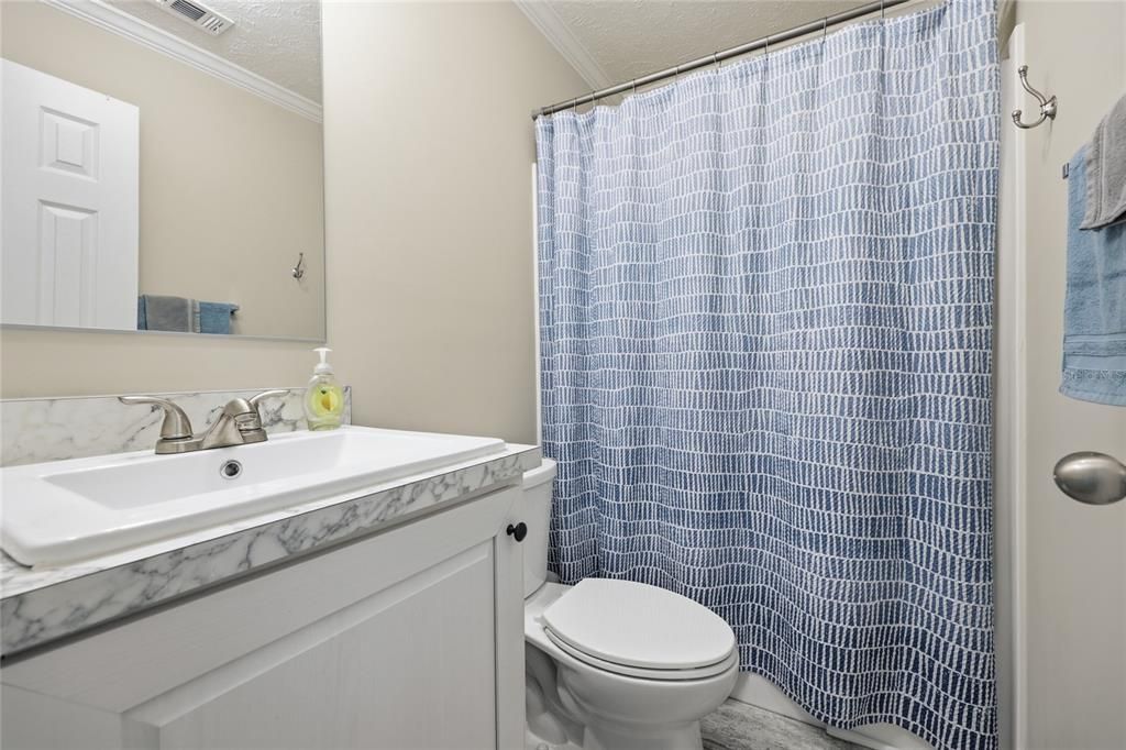 Active With Contract: $229,000 (3 beds, 2 baths, 1008 Square Feet)