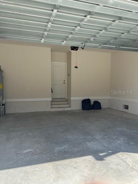 Activo con contrato: $2,800 (3 camas, 2 baños, 1731 Pies cuadrados)