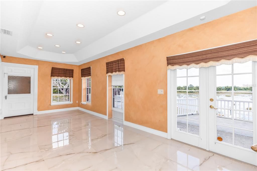 En Venta: $1,399,000 (7 camas, 4 baños, 6712 Pies cuadrados)