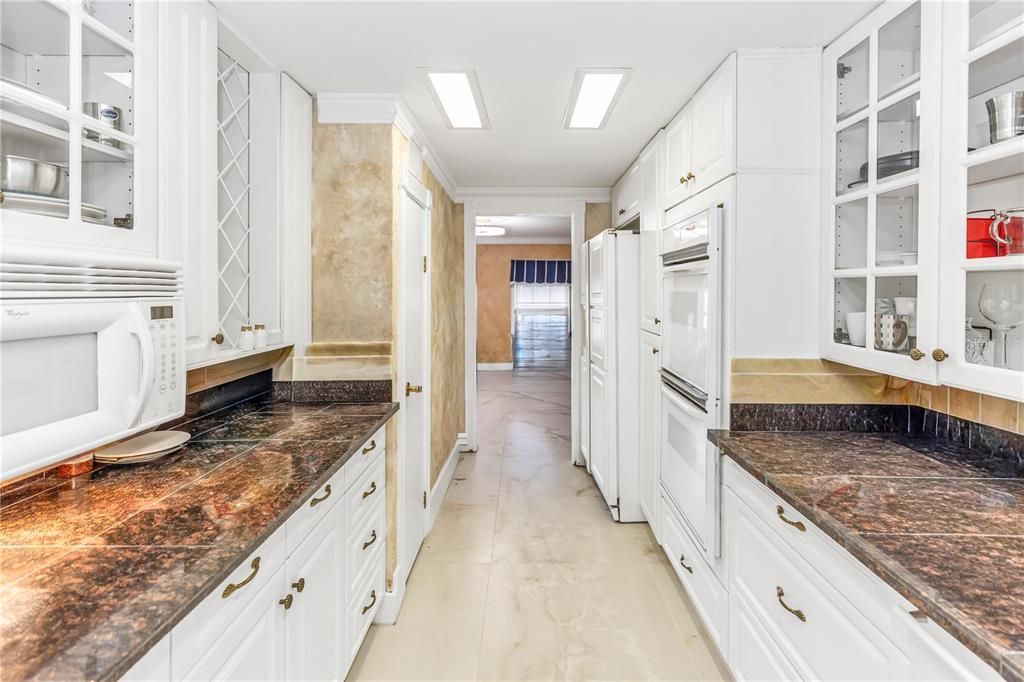 En Venta: $1,399,000 (7 camas, 4 baños, 6712 Pies cuadrados)