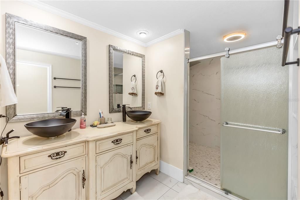 En Venta: $1,399,000 (7 camas, 4 baños, 6712 Pies cuadrados)