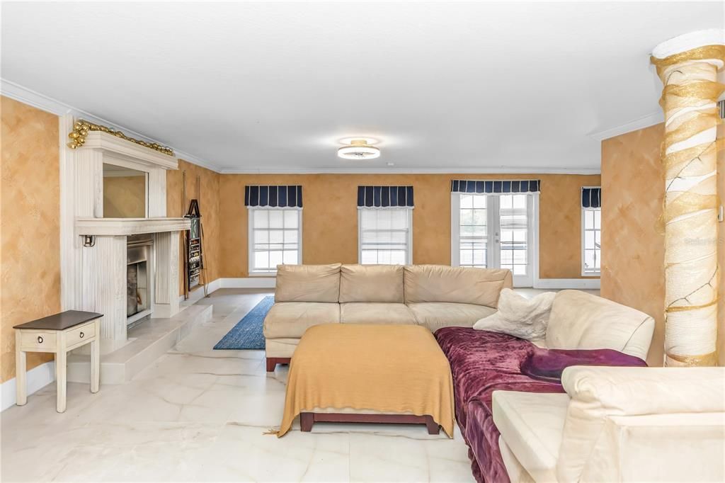 En Venta: $1,399,000 (7 camas, 4 baños, 6712 Pies cuadrados)