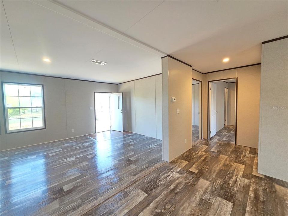 For Sale: $268,990 (3 beds, 2 baths, 1493 Square Feet)