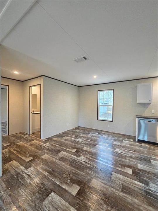 For Sale: $268,990 (3 beds, 2 baths, 1493 Square Feet)