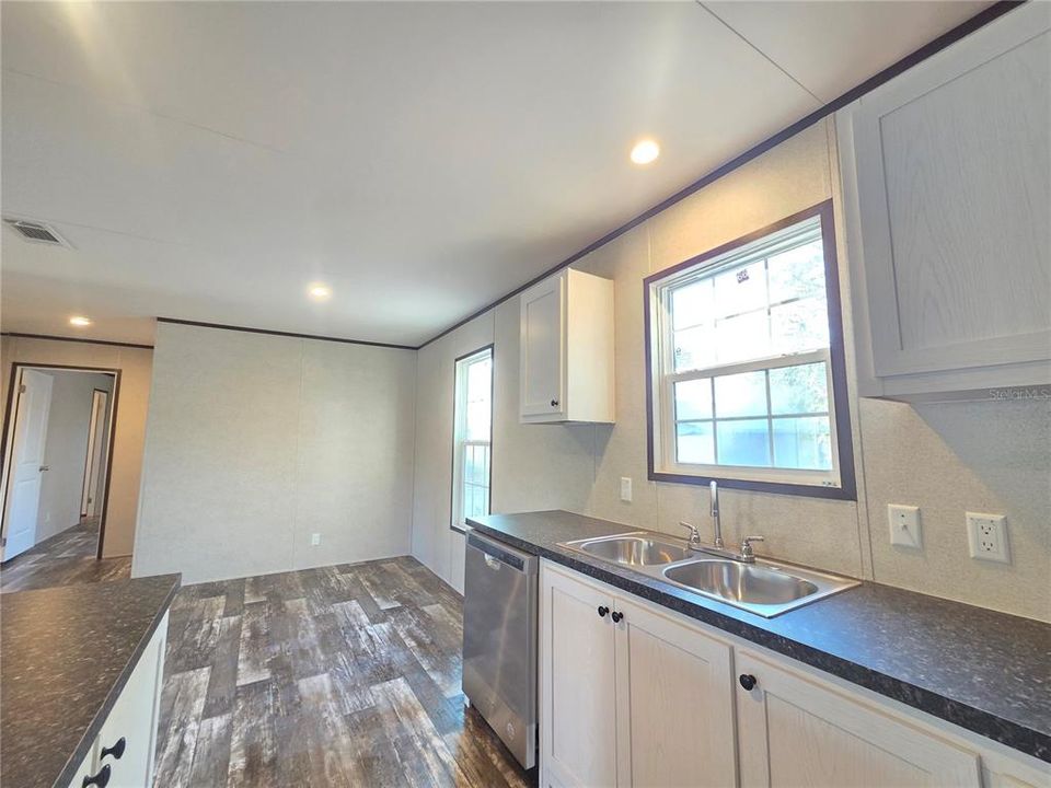 For Sale: $268,990 (3 beds, 2 baths, 1493 Square Feet)