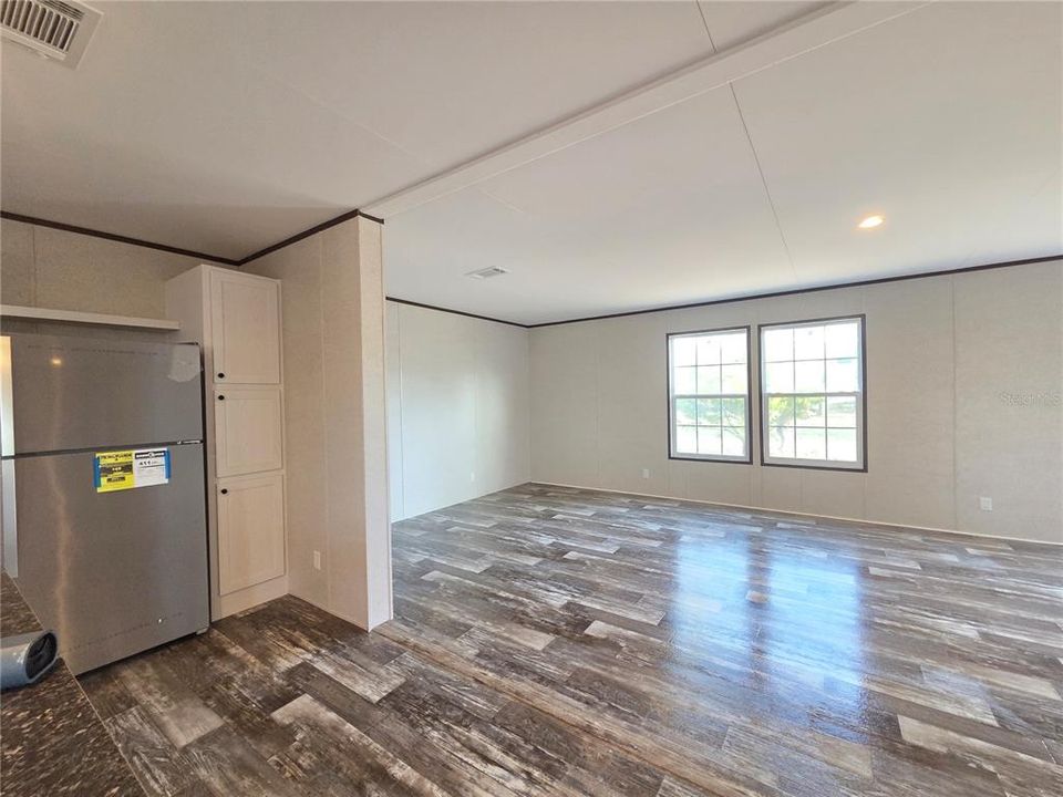 For Sale: $268,990 (3 beds, 2 baths, 1493 Square Feet)