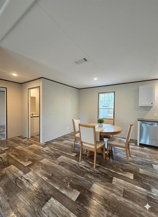 For Sale: $268,990 (3 beds, 2 baths, 1493 Square Feet)