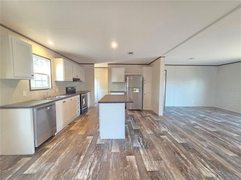 For Sale: $268,990 (3 beds, 2 baths, 1493 Square Feet)