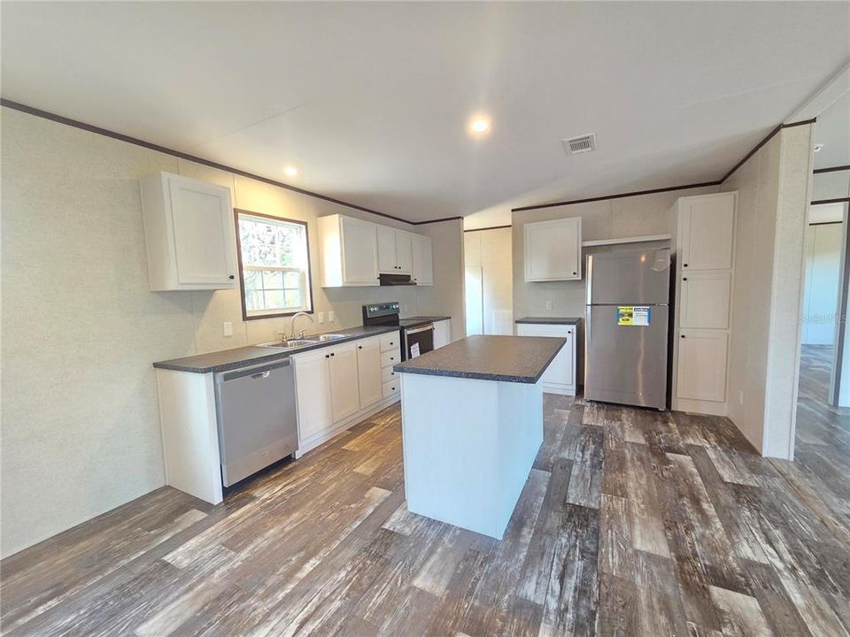 For Sale: $268,990 (3 beds, 2 baths, 1493 Square Feet)