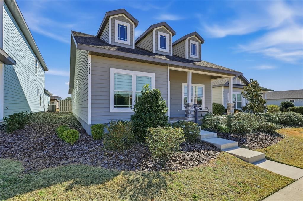 Active With Contract: $436,400 (3 beds, 2 baths, 1710 Square Feet)