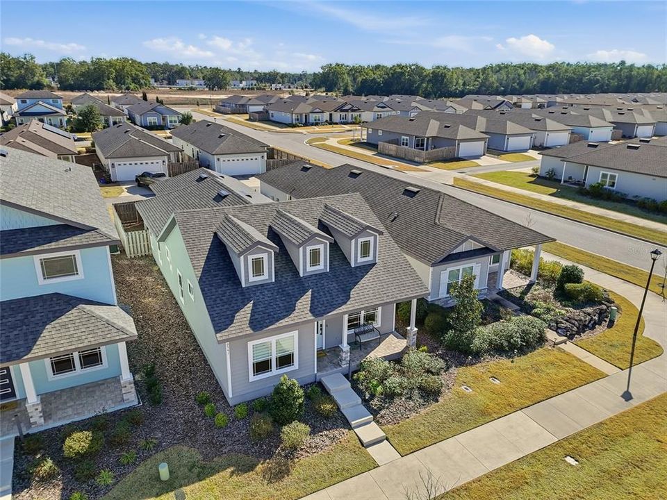 Active With Contract: $436,400 (3 beds, 2 baths, 1710 Square Feet)