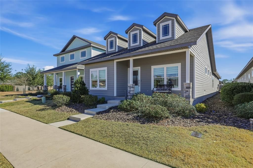 Active With Contract: $436,400 (3 beds, 2 baths, 1710 Square Feet)