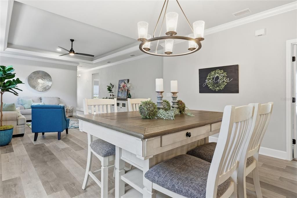 Active With Contract: $436,400 (3 beds, 2 baths, 1710 Square Feet)