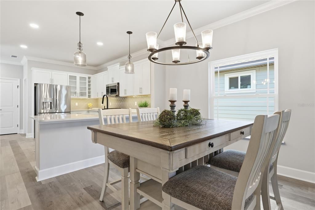 Active With Contract: $436,400 (3 beds, 2 baths, 1710 Square Feet)