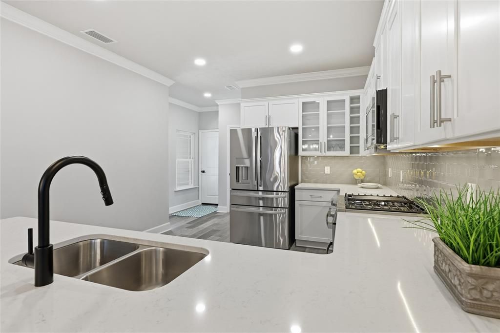 Active With Contract: $436,400 (3 beds, 2 baths, 1710 Square Feet)