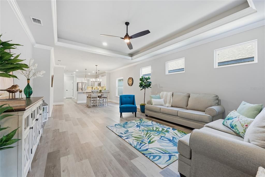 Active With Contract: $436,400 (3 beds, 2 baths, 1710 Square Feet)